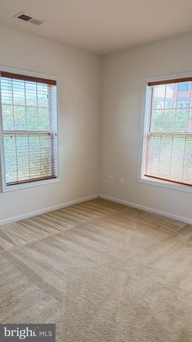 43196 WHELPLEHILL TER, Ashburn, VA 20148