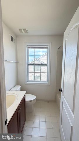 43196 WHELPLEHILL TER, Ashburn, VA 20148
