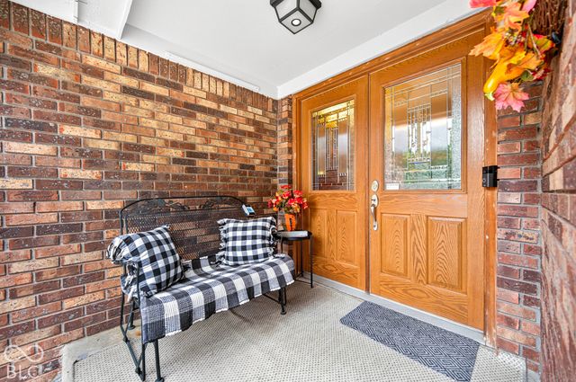 261 Oakwood, Greenwood, IN 46142