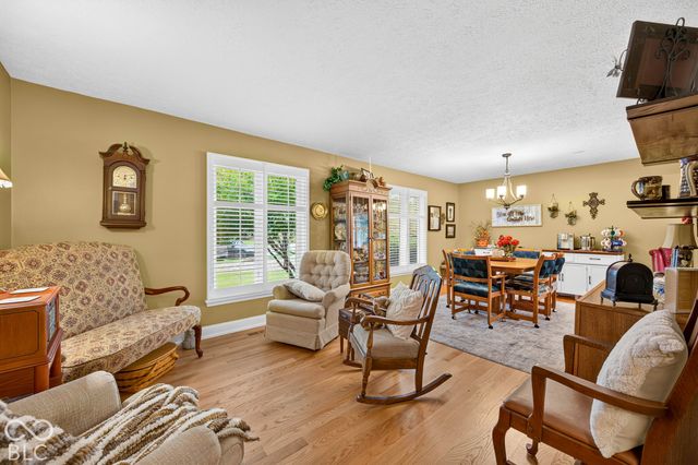261 Oakwood, Greenwood, IN 46142