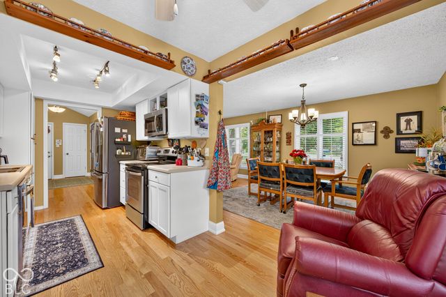 261 Oakwood, Greenwood, IN 46142