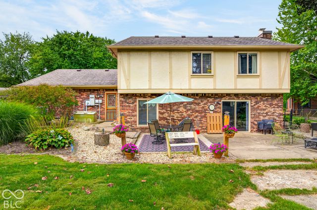 261 Oakwood, Greenwood, IN 46142