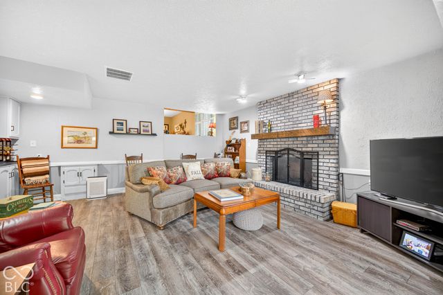 261 Oakwood, Greenwood, IN 46142