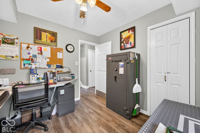 261 Oakwood, Greenwood, IN 46142