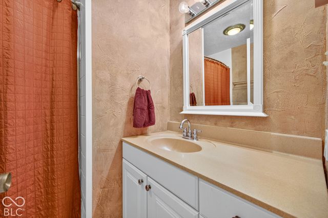 261 Oakwood, Greenwood, IN 46142