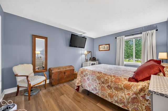 261 Oakwood, Greenwood, IN 46142