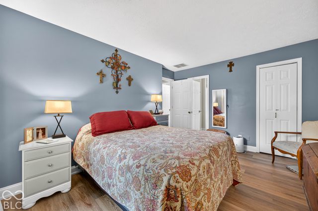 261 Oakwood, Greenwood, IN 46142