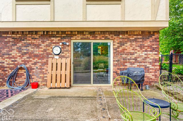 261 Oakwood, Greenwood, IN 46142
