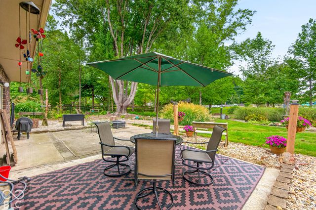 261 Oakwood, Greenwood, IN 46142