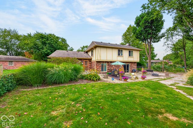261 Oakwood, Greenwood, IN 46142