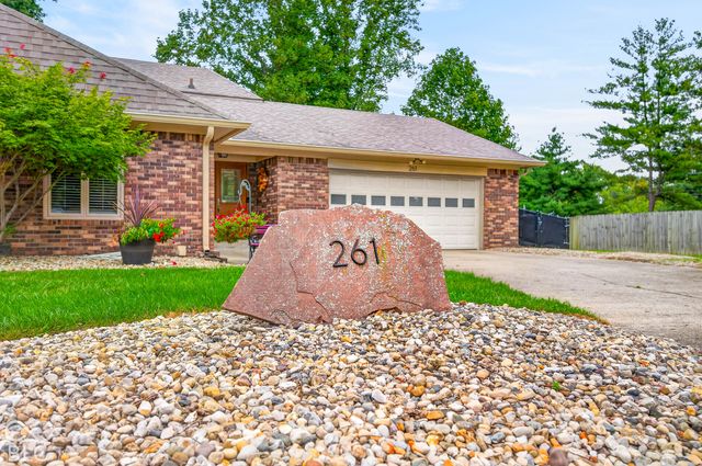 261 Oakwood, Greenwood, IN 46142