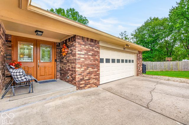261 Oakwood, Greenwood, IN 46142