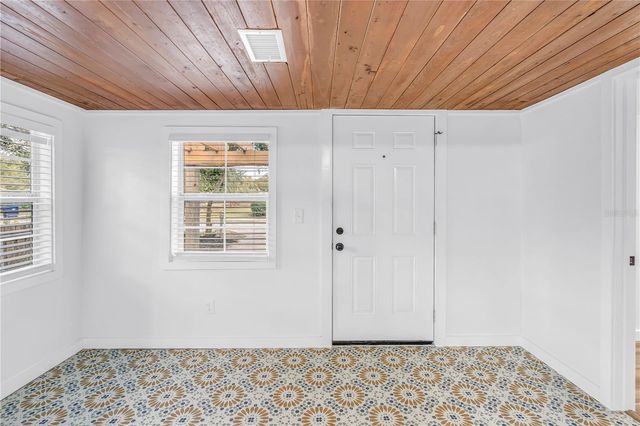 8616 N ORANGEVIEW AVENUE, Tampa, FL 33617