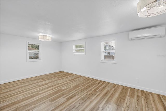 8616 N ORANGEVIEW AVENUE, Tampa, FL 33617