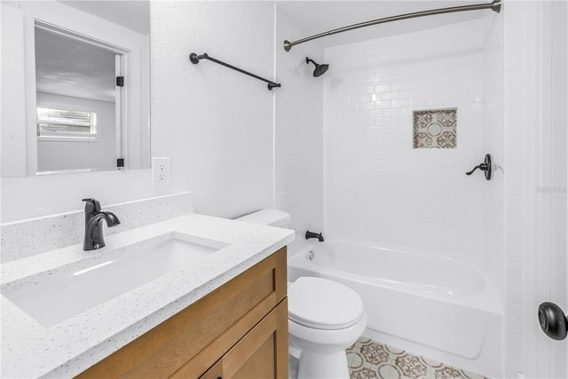 8616 N ORANGEVIEW AVENUE, Tampa, FL 33617