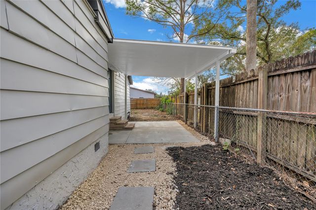 8616 N ORANGEVIEW AVENUE, Tampa, FL 33617