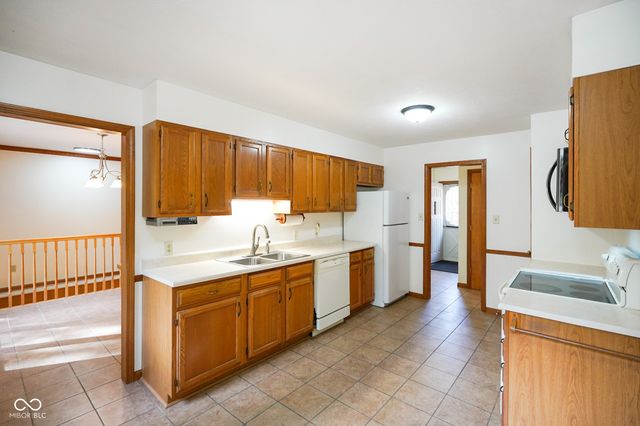 2275 Twinlake Drive, Morgantown, IN 46160