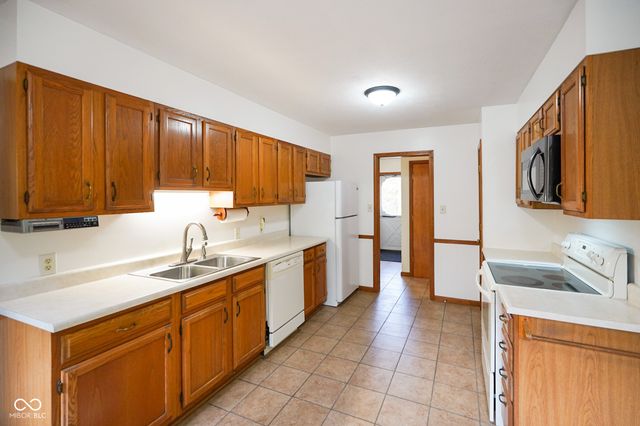 2275 Twinlake Drive, Morgantown, IN 46160