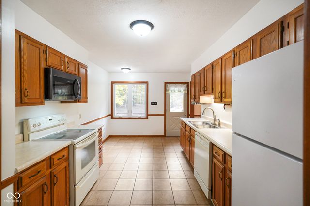 2275 Twinlake Drive, Morgantown, IN 46160