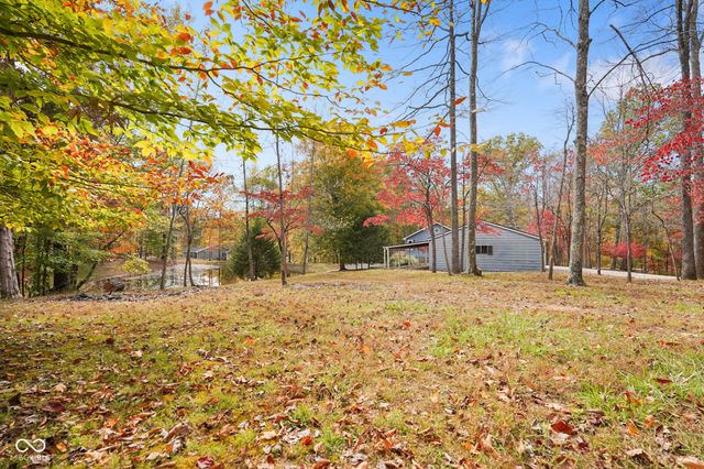 2275 Twinlake Drive, Morgantown, IN 46160