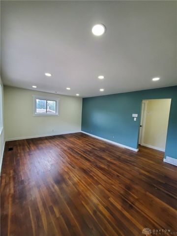 2006 High Knoll Drive, Dayton, OH 45414