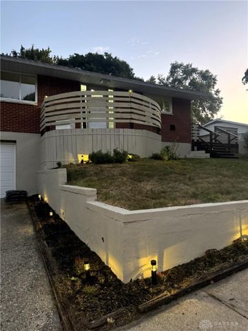 2006 High Knoll Drive, Dayton, OH 45414