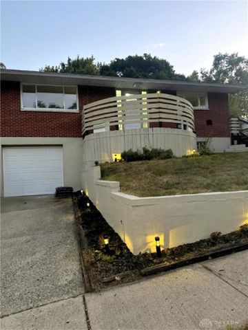 2006 High Knoll Drive, Dayton, OH 45414