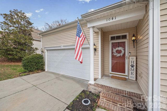 1041 Pepperwood Place, Clover, SC 29710