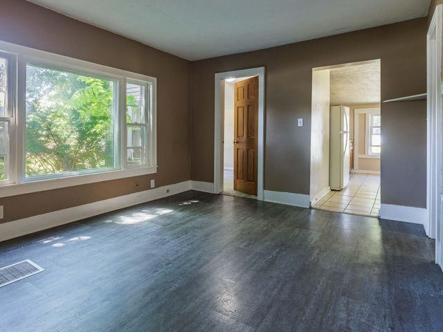 9 Carrie Street, Sparta, MI 49345