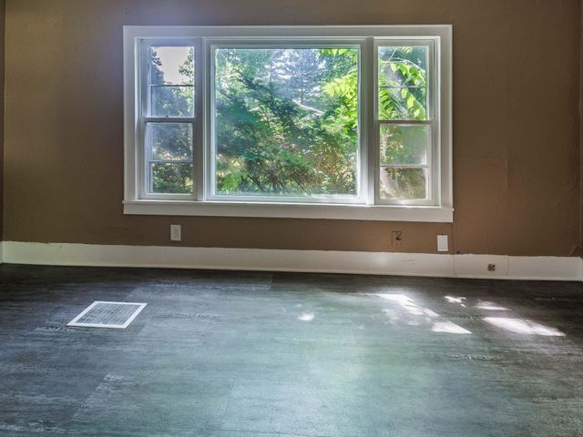 9 Carrie Street, Sparta, MI 49345