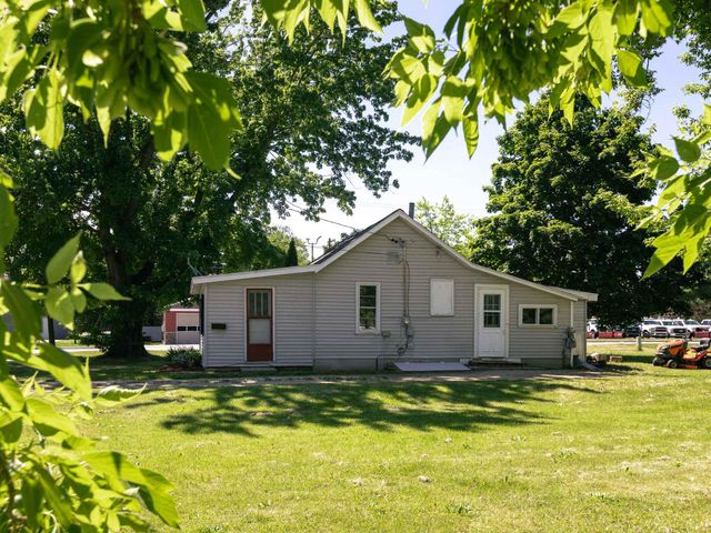 9 Carrie Street, Sparta, MI 49345