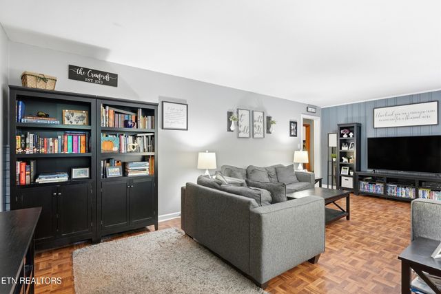 504 Hayworth Drive, Knoxville, TN 37920