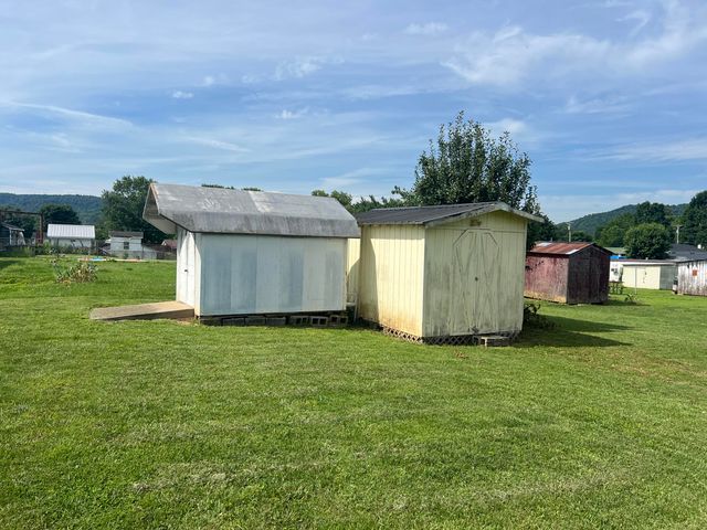 12 Maple Street, Monticello, KY 42633