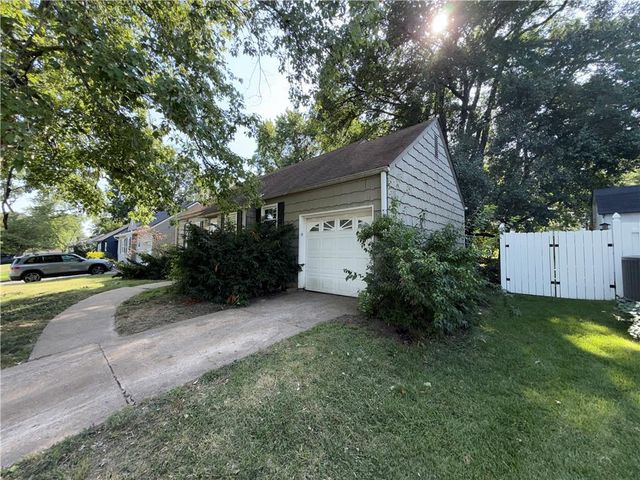 4928 Juniper Drive, Roeland Park, KS 66205
