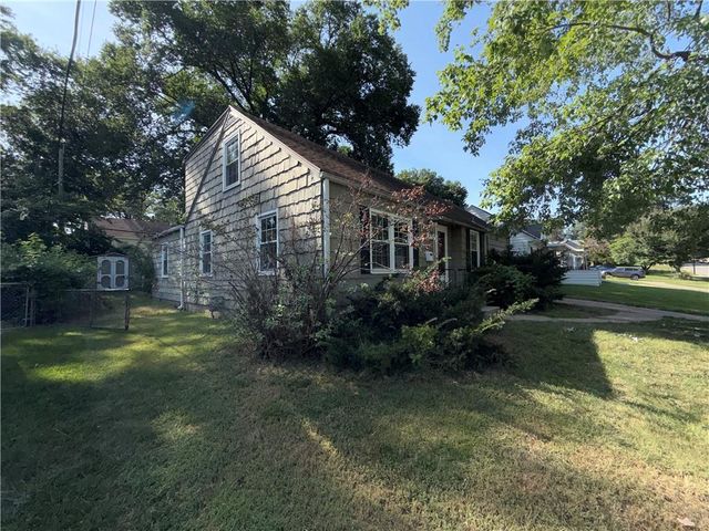 4928 Juniper Drive, Roeland Park, KS 66205