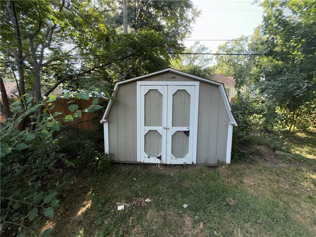 4928 Juniper Drive, Roeland Park, KS 66205
