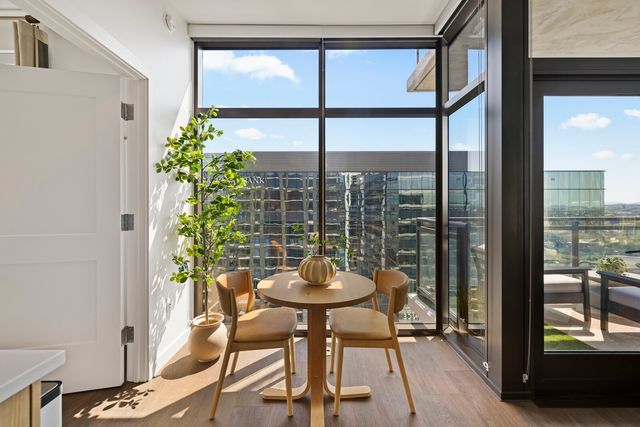 1212 Demonbreun St Apt 1802, Nashville, TN 37203