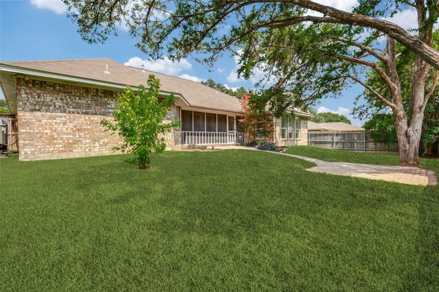 1125 Madlynne Drive, Cedar Hill, TX 75104
