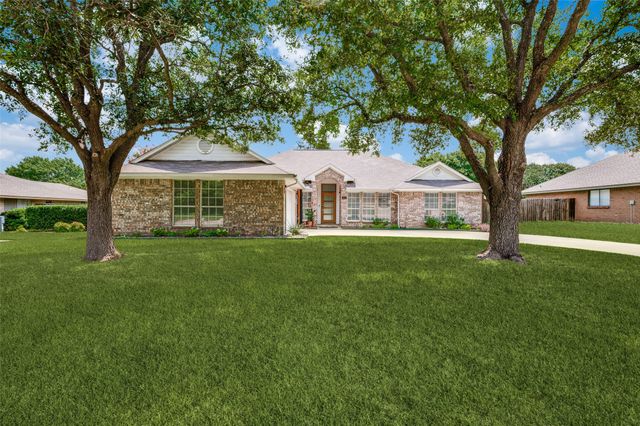 1125 Madlynne Drive, Cedar Hill, TX 75104
