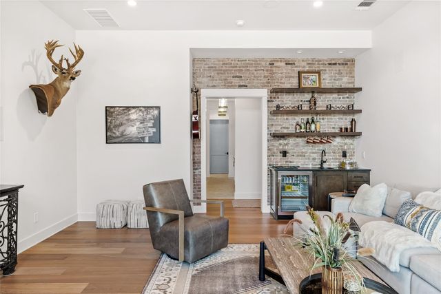 945 Rivercliff DR, Spicewood, TX 78669