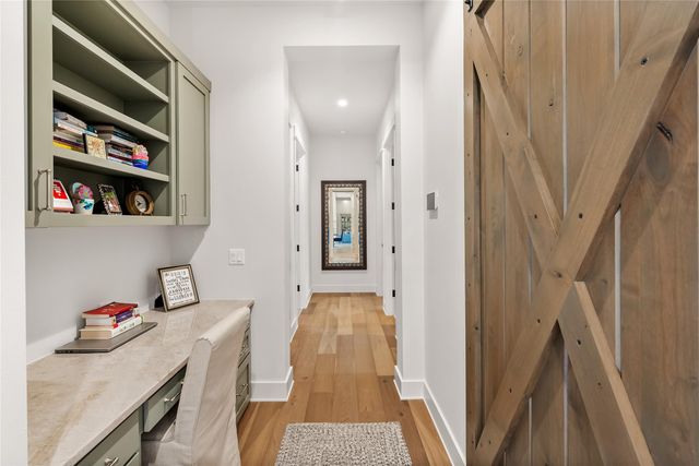 945 Rivercliff DR, Spicewood, TX 78669