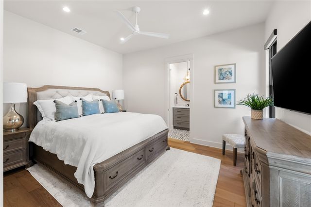 945 Rivercliff DR, Spicewood, TX 78669