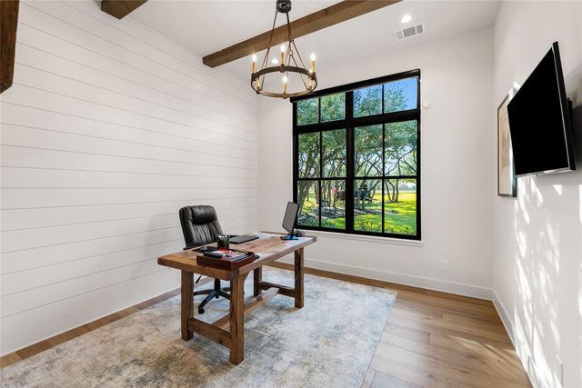 945 Rivercliff DR, Spicewood, TX 78669