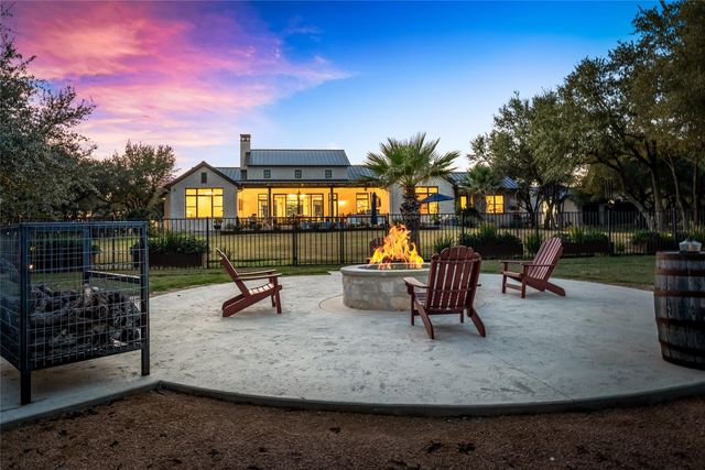 945 Rivercliff DR, Spicewood, TX 78669