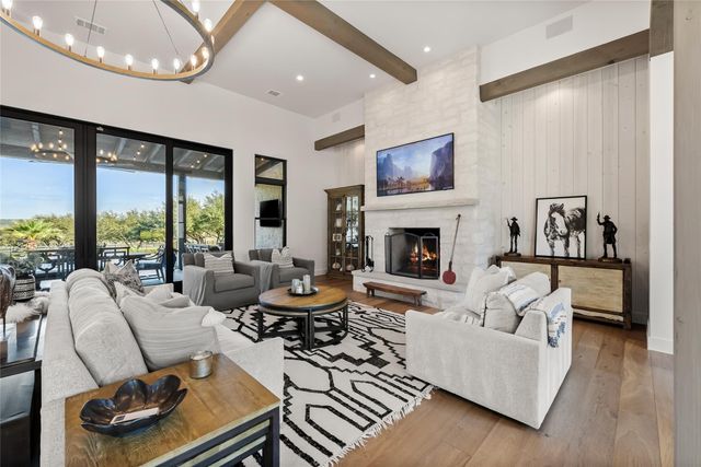 945 Rivercliff DR, Spicewood, TX 78669