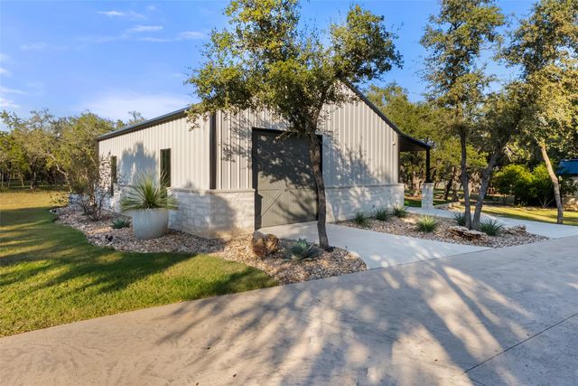 945 Rivercliff DR, Spicewood, TX 78669