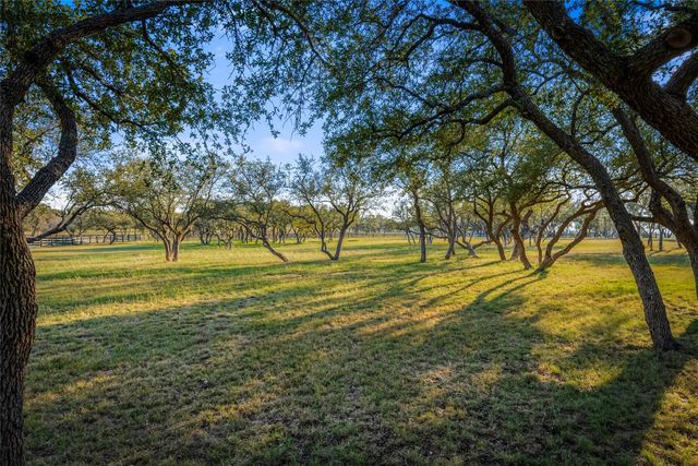 945 Rivercliff DR, Spicewood, TX 78669