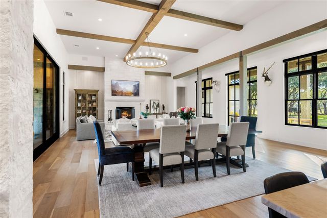 945 Rivercliff DR, Spicewood, TX 78669