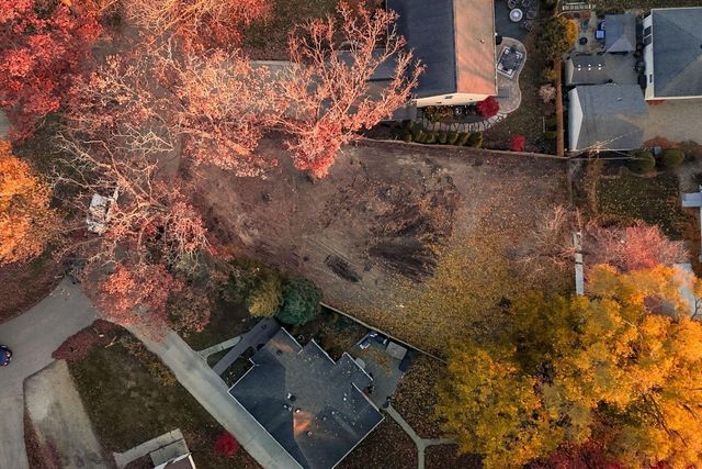 S69W17741 WILDWOOD DRIVE, Muskego, WI 53150