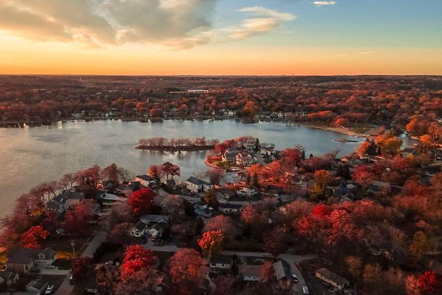 S69W17741 WILDWOOD DRIVE, Muskego, WI 53150